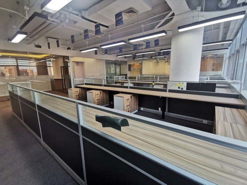 融科望京中心精裝辦公空間出租，方正戶型配家具，安靜商務(wù)首選